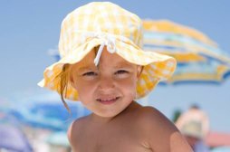 Солнцезащитные средства (кремы, спреи, эмульсии) для детей